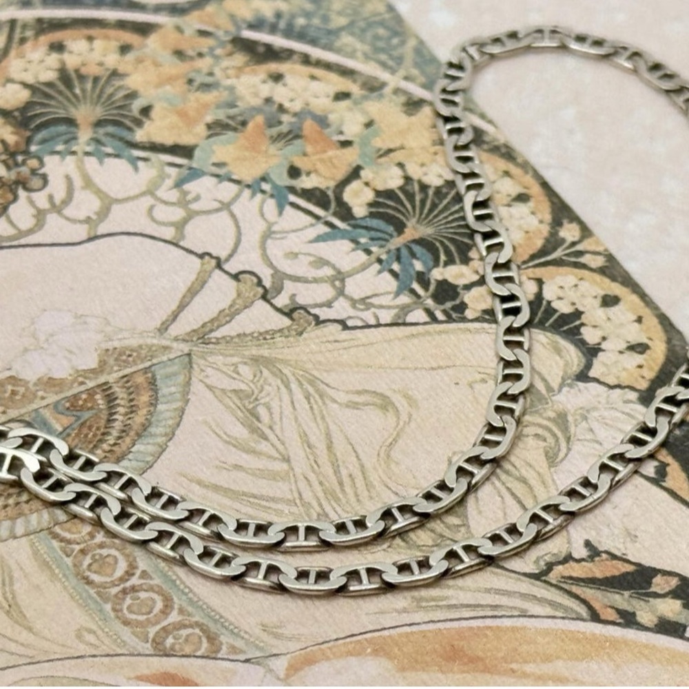 Elegant Sterling Silver Chain Necklace
